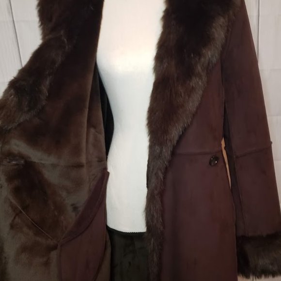 🧥Ana🧥 "Suede Like" Coat w/Fur Collar &Sleeves - Picture 4 of 6